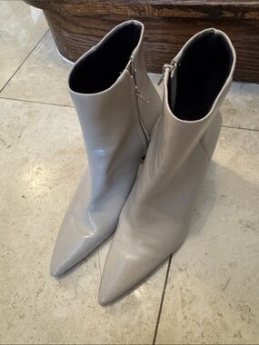 Zara Women's Pointed Toe Ankle Boots
